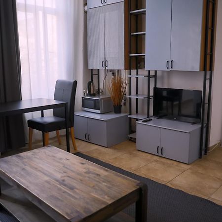 Color Apartments Street Blanari 12 بوخارست المظهر الخارجي الصورة