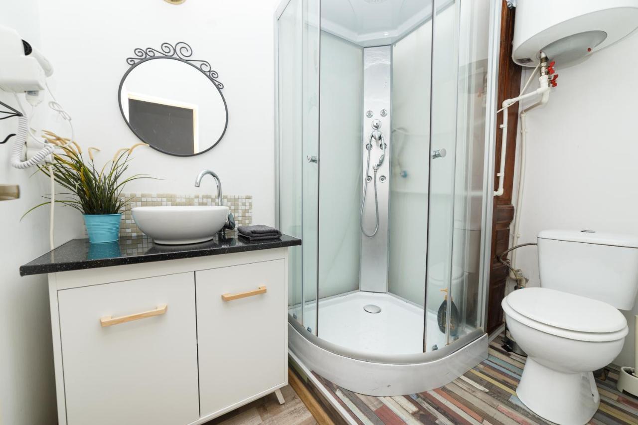 Color Apartments Street Blanari 12 بوخارست المظهر الخارجي الصورة