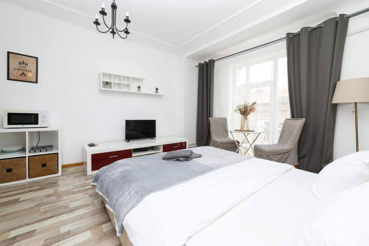 Color Apartments Street Blanari 12 بوخارست المظهر الخارجي الصورة