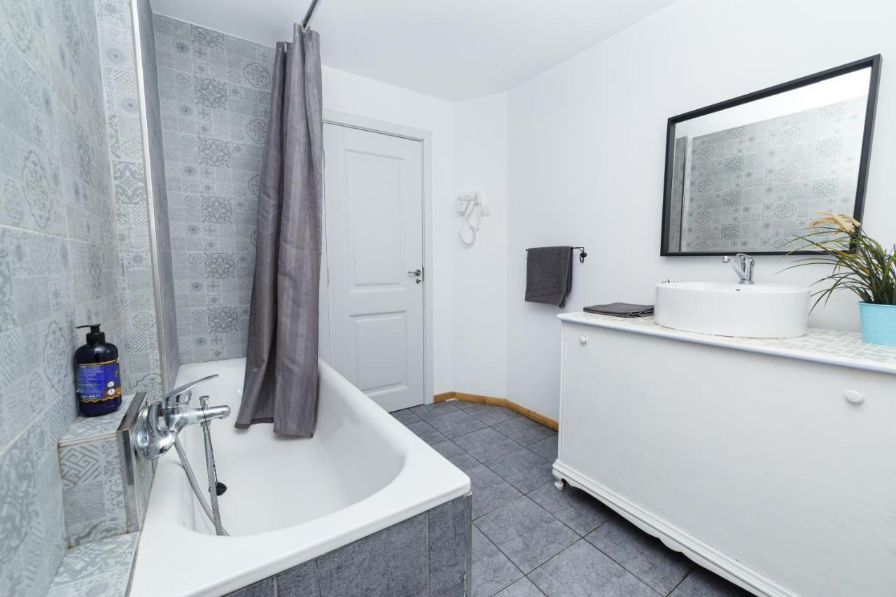 Color Apartments Street Blanari 12 بوخارست المظهر الخارجي الصورة