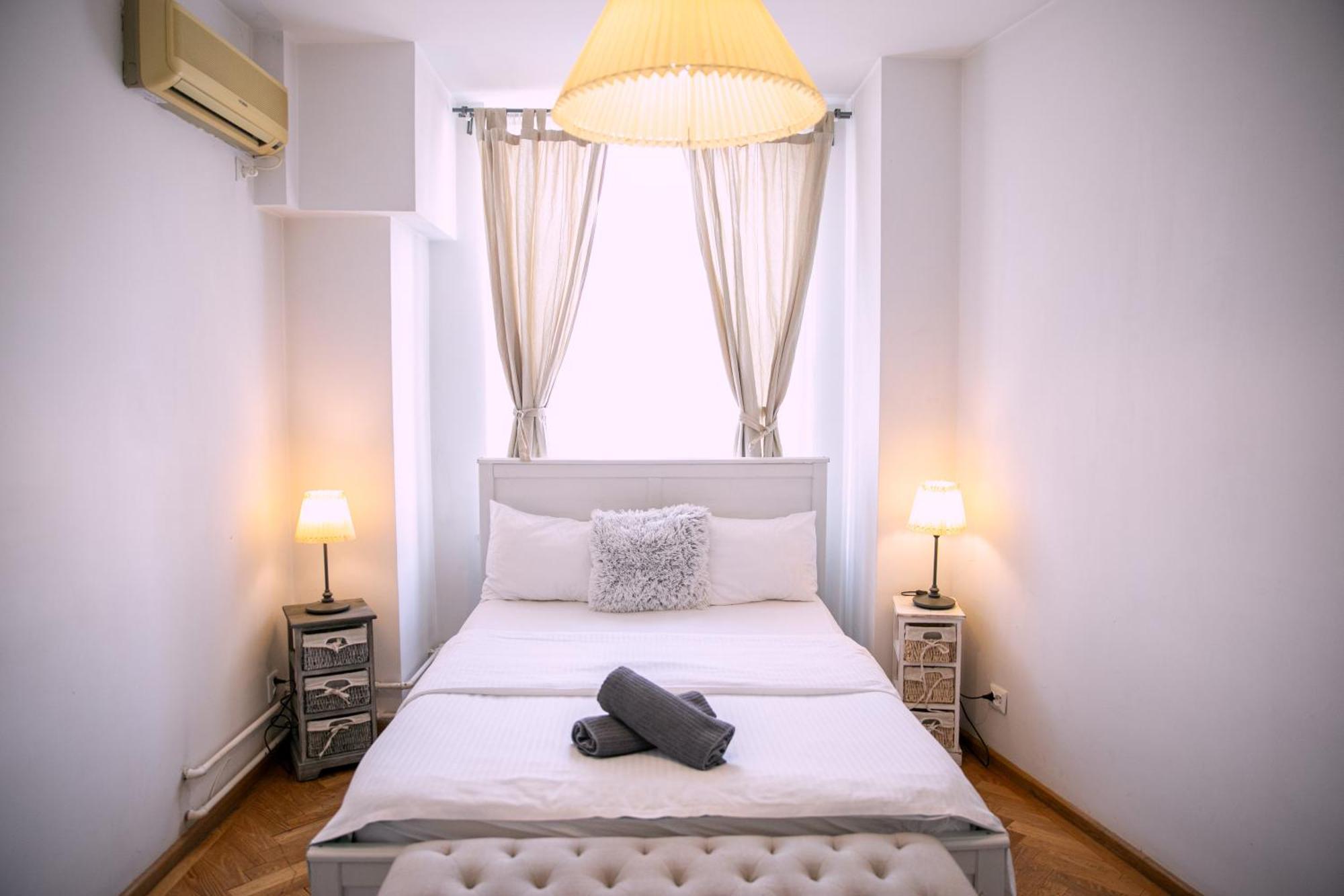 Color Apartments Street Blanari 12 بوخارست المظهر الخارجي الصورة