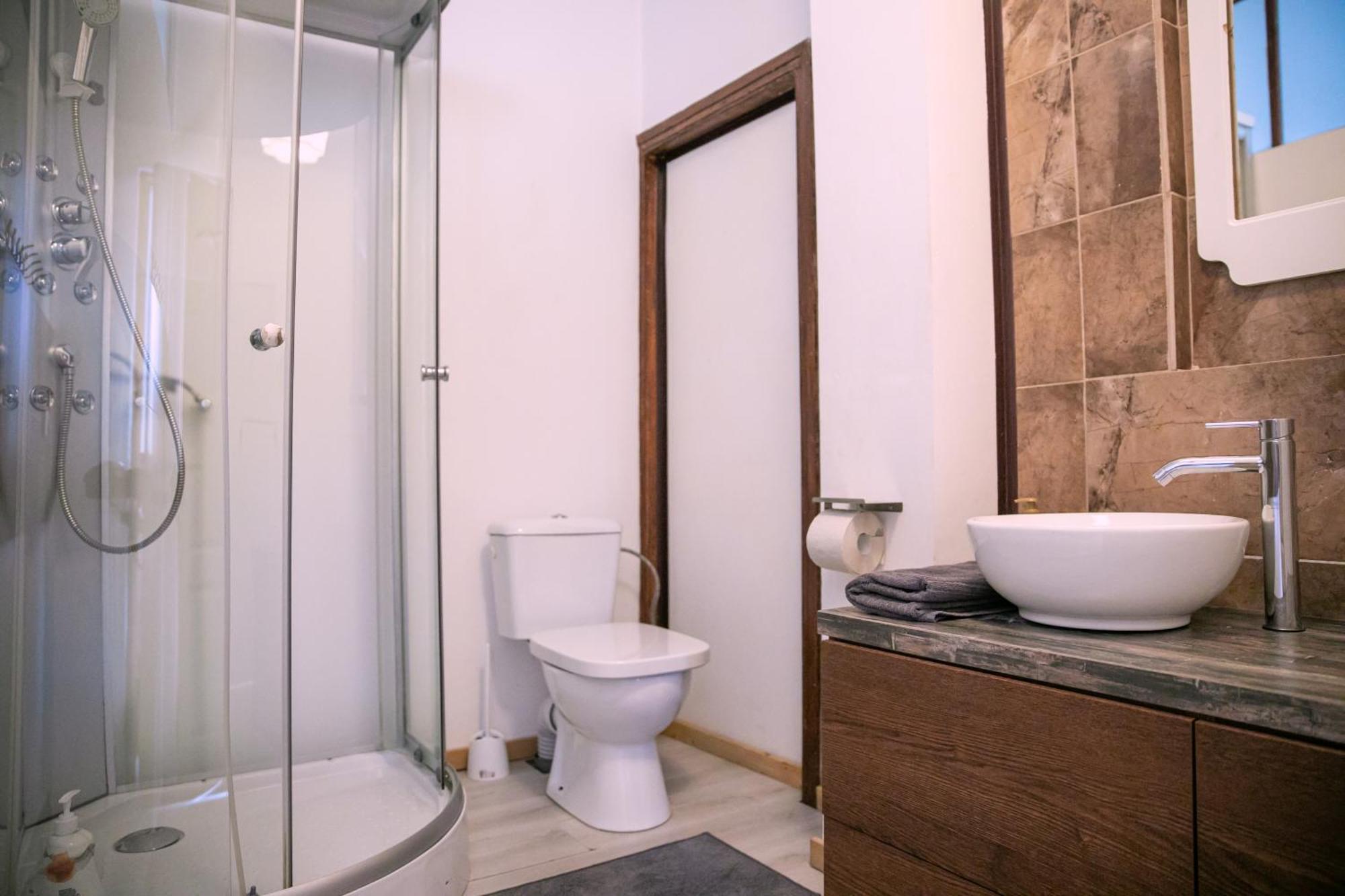 Color Apartments Street Blanari 12 بوخارست المظهر الخارجي الصورة