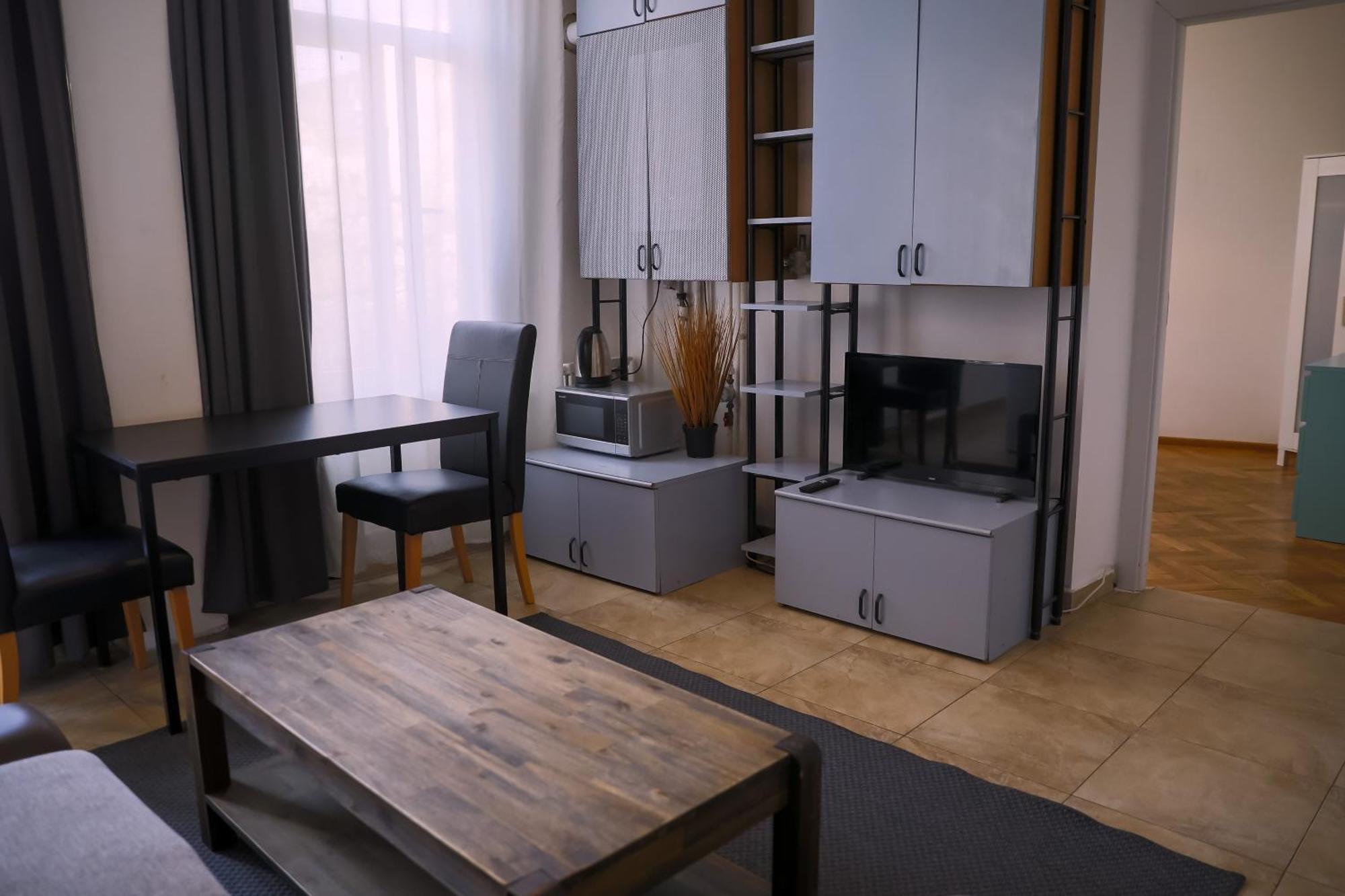 Color Apartments Street Blanari 12 بوخارست المظهر الخارجي الصورة