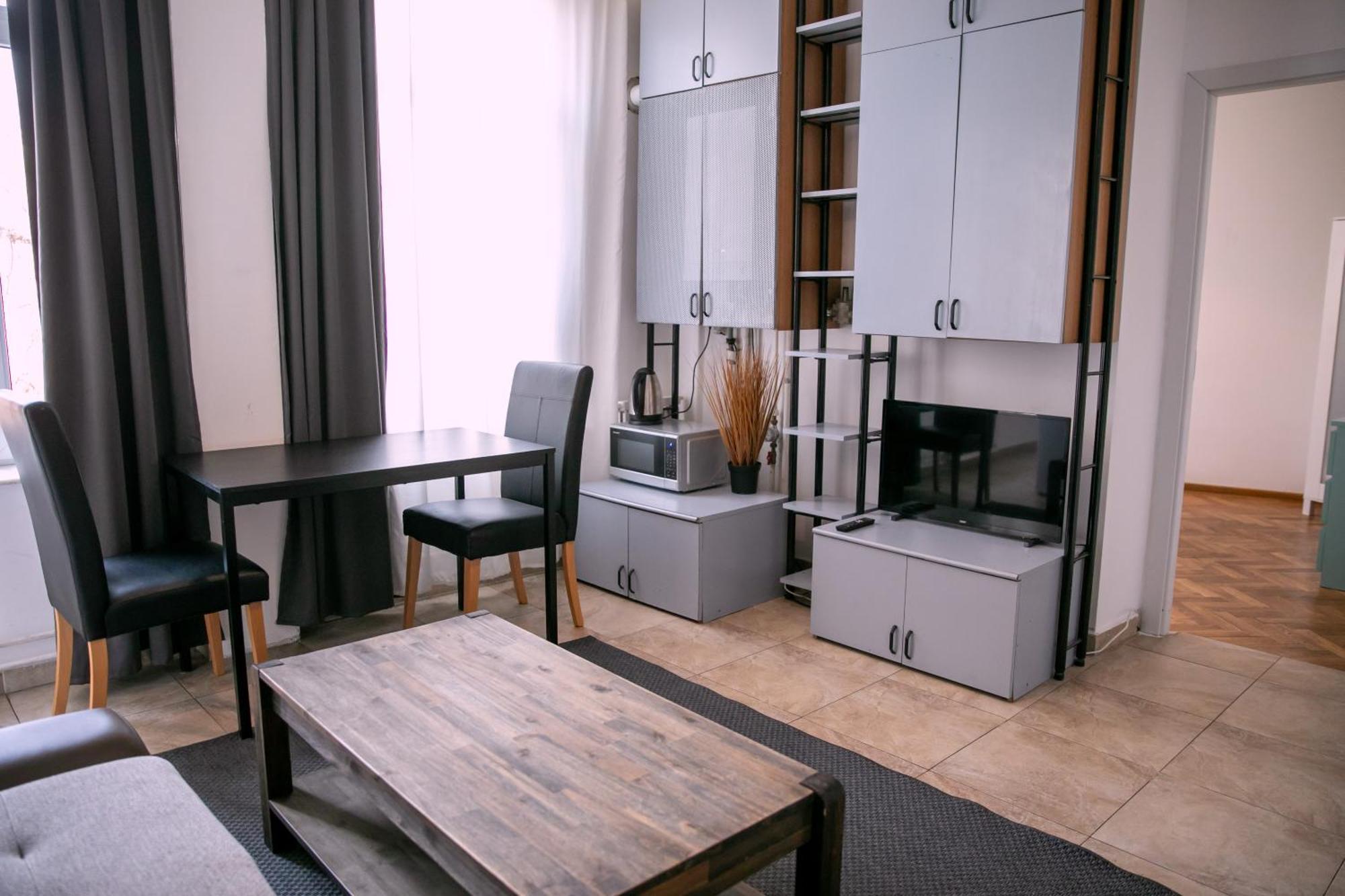 Color Apartments Street Blanari 12 بوخارست المظهر الخارجي الصورة