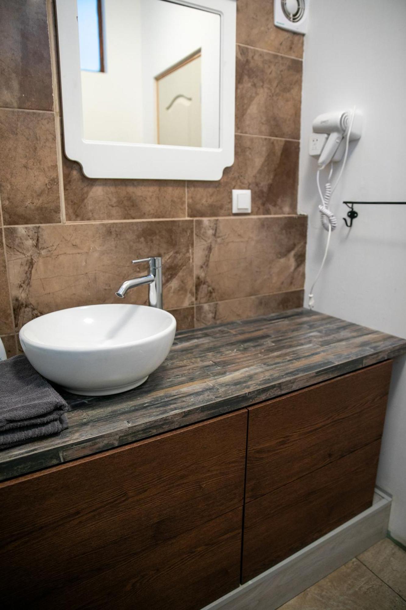 Color Apartments Street Blanari 12 بوخارست المظهر الخارجي الصورة