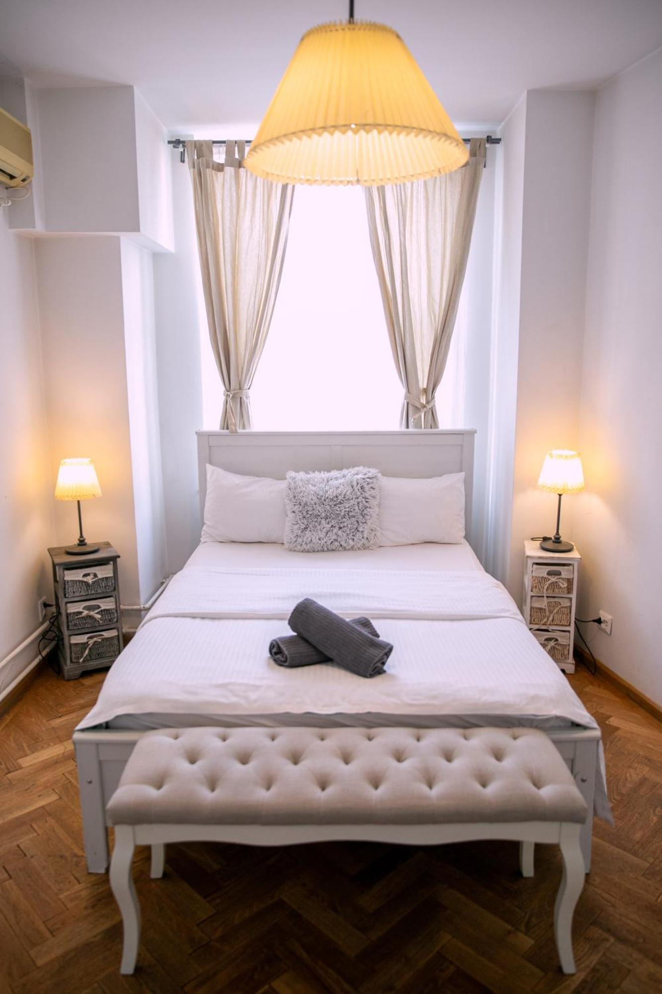 Color Apartments Street Blanari 12 بوخارست المظهر الخارجي الصورة