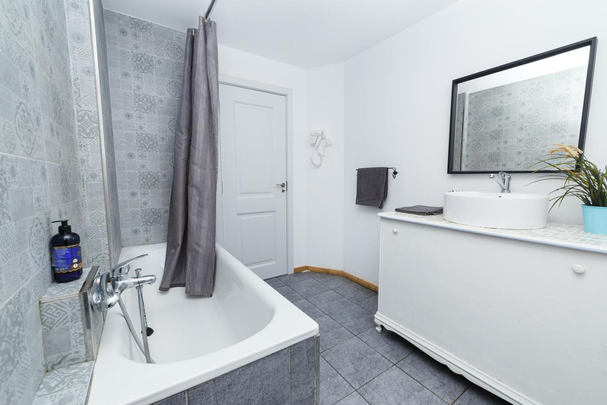 Color Apartments Street Blanari 12 بوخارست المظهر الخارجي الصورة
